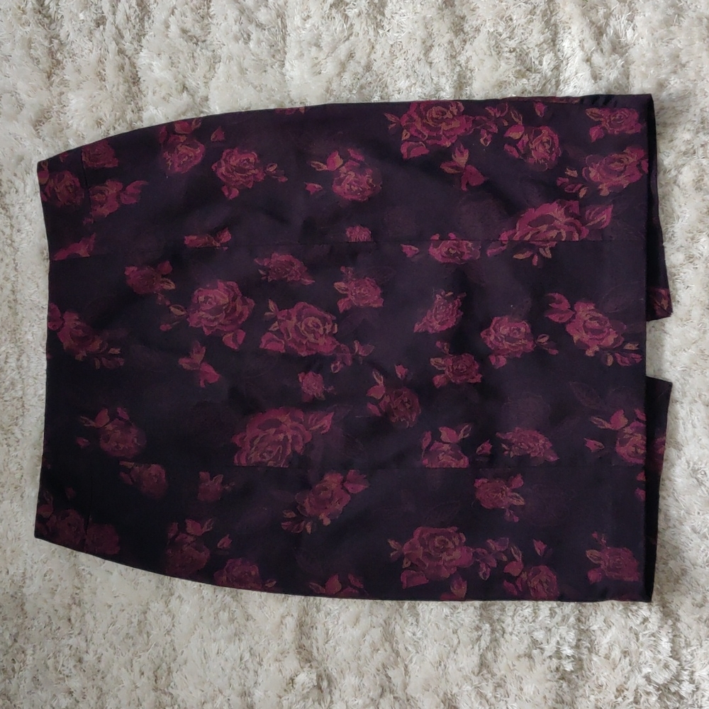 NWT Plum floral pencil skirt